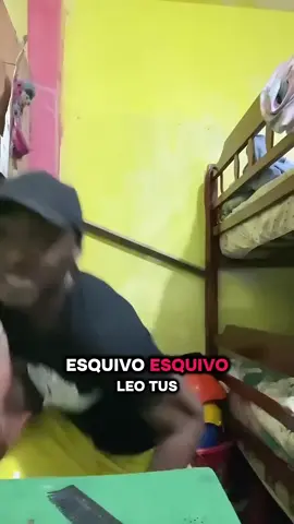 Esquivo esquivo 👀👀 #esquivo #humor #labombagomez #ecuador #guayaquil 