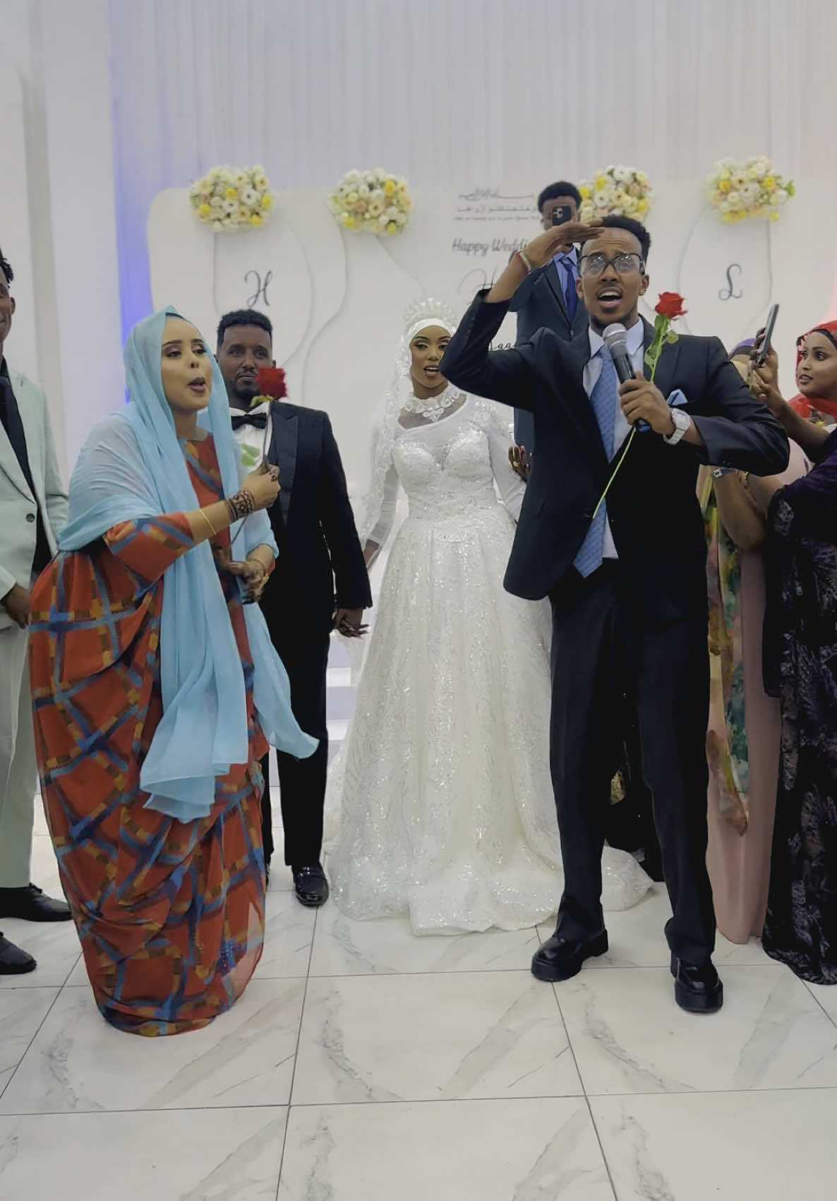 Muqdisho aroosyadeedu inay ilaa subaxnimada socdan maxa iiga qariseen😂 