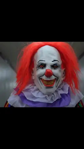Bruh.. scariest clown mask i’ve seen. Wyt??? #creepy #halloweencostume #pennywisecosplay #halloweenlook  #halloween2025 