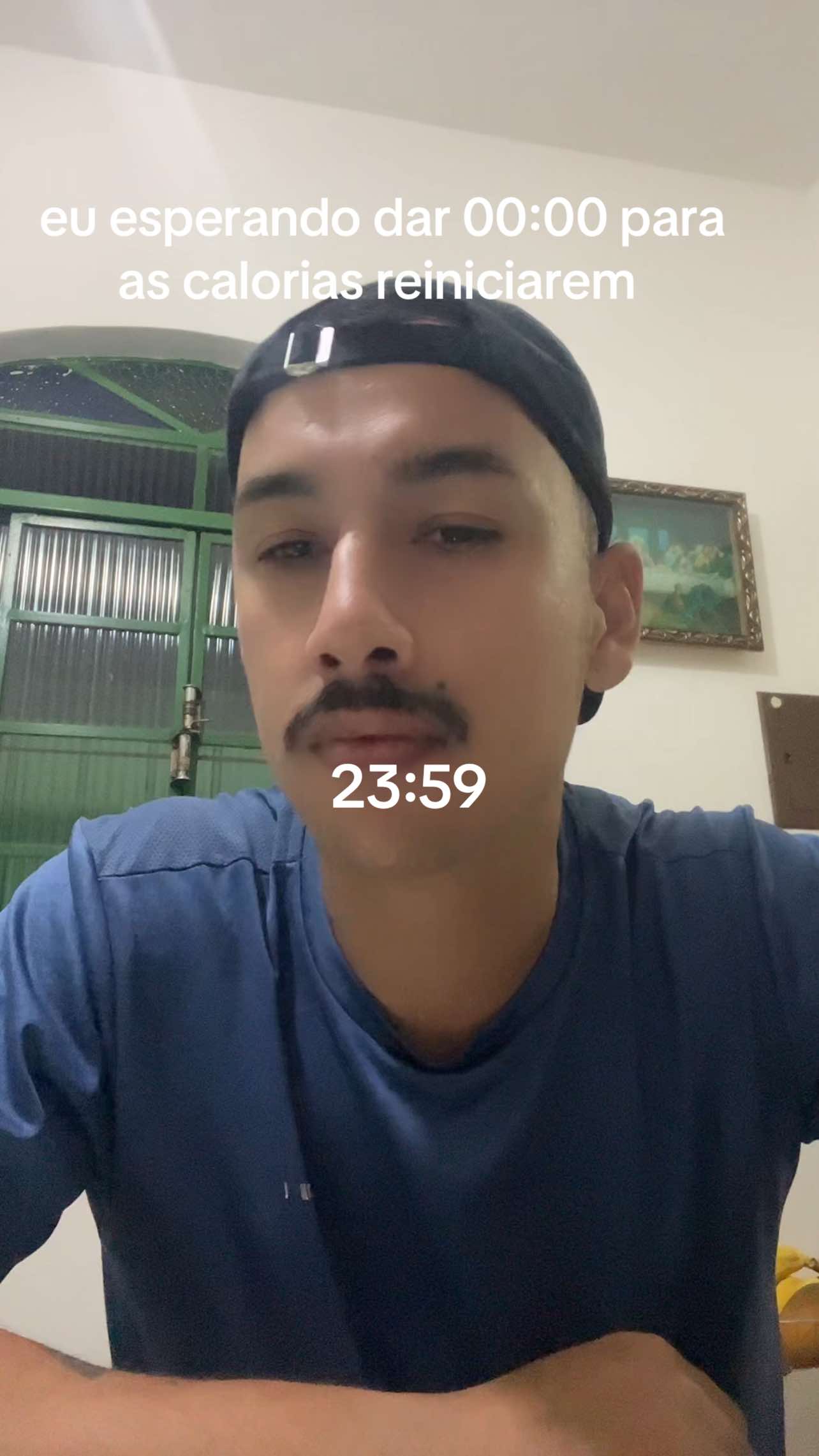 fiel as calorias do dia …. 00:00 um novo dia …   @user9943651109647  #dieta #belohorizonte #academia #morangodoamor #bombomdemorango 