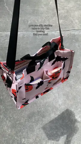 Soooo cute!!🥰✨👻🎃💕 #halloween #halloweenlook #bag #totebag #shoulderbag #crossbodybag #dailyuse #purse #fashion #trending #OOTD #everydaybag #dailybag #TikTokShopBackToSchool #TikTokShopLaborDaySale #spotlightfinds 