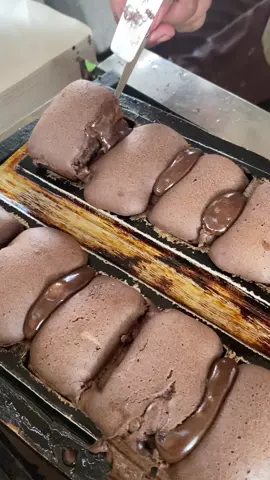 enak sekaliii coklat nya😭🤎🧡 #palu #kulinerpalu #kuebalok #orangpalu 