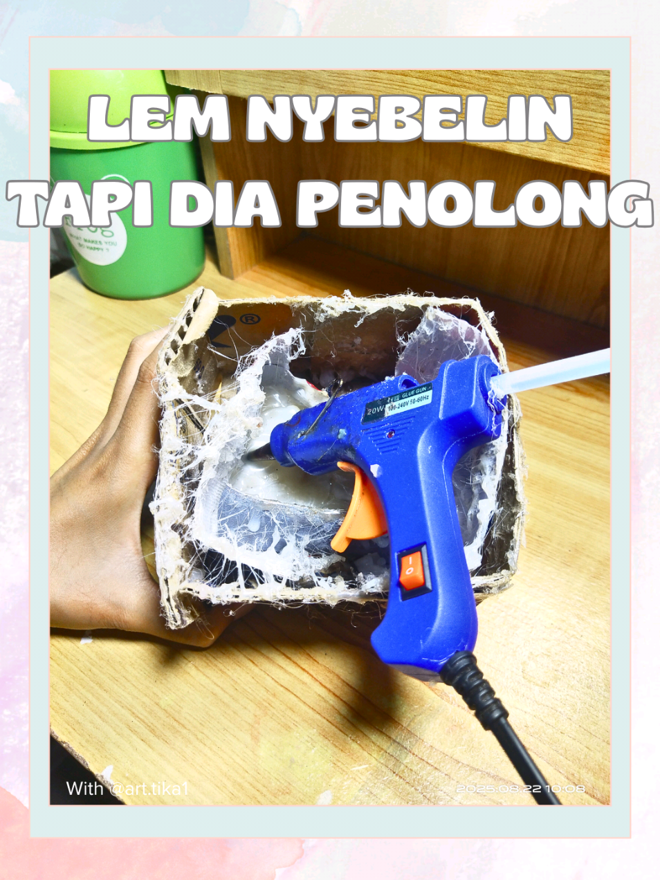 Sebel sama alat lem tembaknya bleber bleber banget jadi bikin cepet hbis lem nya. rekomendasiin dong yang nggak kayak gini😥 #lemtembak 