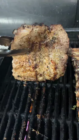 Currently… 🔥💨🍖😋 #spareribs #grill #barbeque #explore #fyp