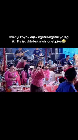 Iki penyanyi ne dikon nyanyi opo ameh dijak ngetril to cah, sing joget jedundul ae #dangdutan #musikkeras #fyp #lewatberanda #4u 