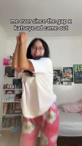 i cannot stop doing the hand movement HAHSJSHA i think this is the first girl group i've stanned this much?? ALL OF THEM ARE MY BIAS