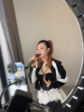 ជួបជាមួយ idol យូរី ថ្ងៃ ទី 23.08.2025 នៅ Temple Club Kampot ទាំងអស់គ្នា 🫶🏻#យូរី #templeclubkampot #cambodialitesession #កំពត_ផ្ទះ_ខ្ញុំ🏡 #yurifanclub @Yuri Zen (យូរី) 