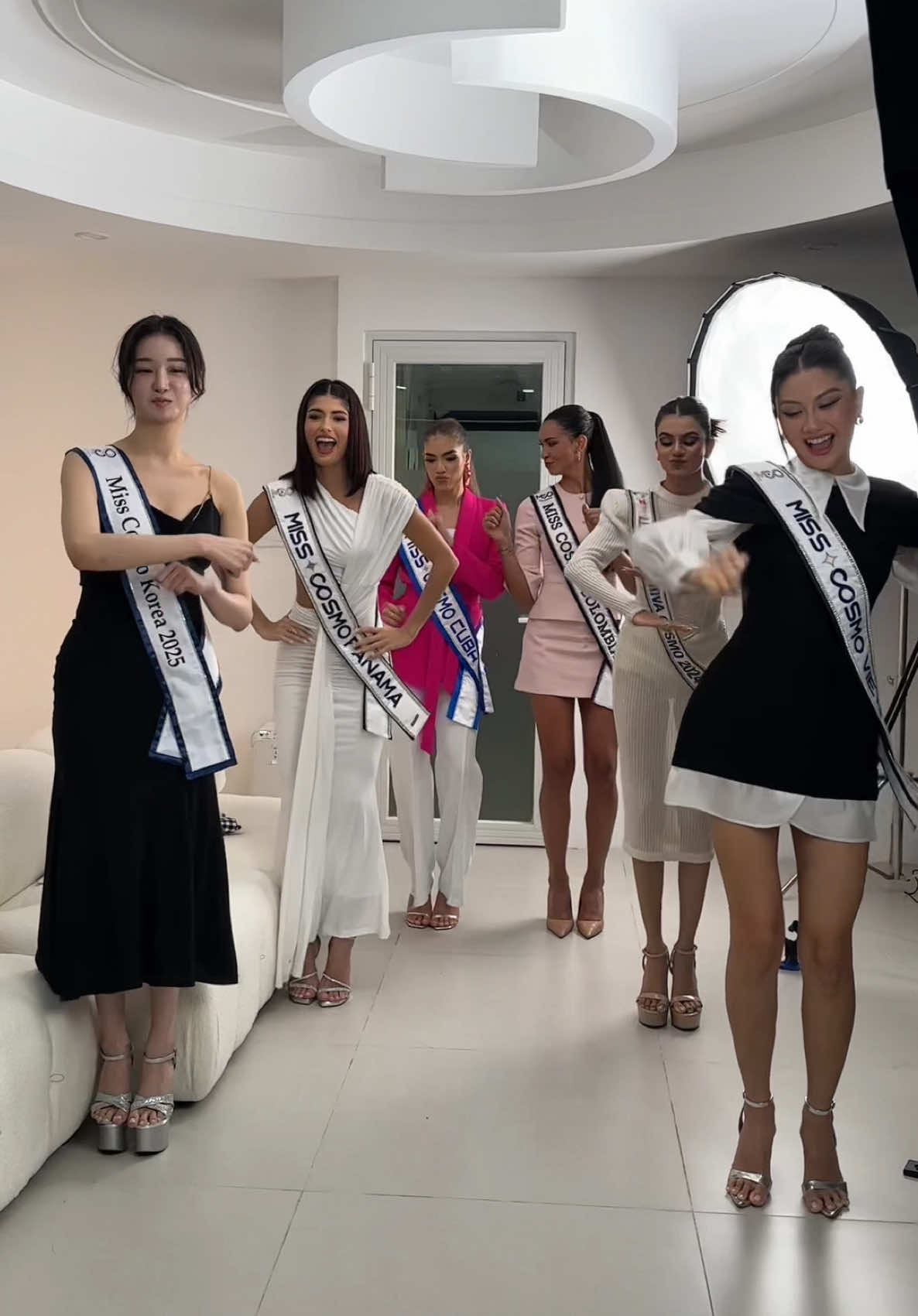 Beyond the limits of language and the barriers of distance, what truly connects us is sincerity and an open heart and in that connection, we find the beauty of humanity: different stories, one shared soul. 🌍💫 #MissCosmo #MissCosmo2025 #MissCosmo2ndEdition  #Unimedia #ImpactfulBeauty