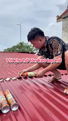 Vít khe hở tôn bằng keo xịt bọt nở #keobotno #keobotnochongtham #keobotnoxop #chongtham #dungcutienich 