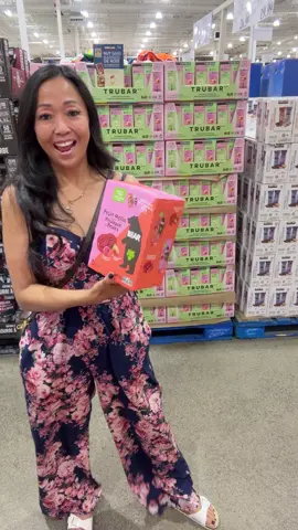 @bearfruitsnacks.us @costco_canada Ottawa Nepeon August 2025 also seen in Calgary ear fruit rolls are just fruit, and absolutely nothing else. No added sugar. Natural ingredients. Never from concentrates. Features: 2 rolls per pack 100% fruit No added sugar Non GMO Project certified Peanut free Nut free Gluten free Vegan Flavours: Strawberry Raspberry · · · #costcofinds #costco #costcocanada #costcocalgary #tinasfavyyc #treasurehunt #costcoloverscanada #costcodoesitagain #bearfruitsnacks