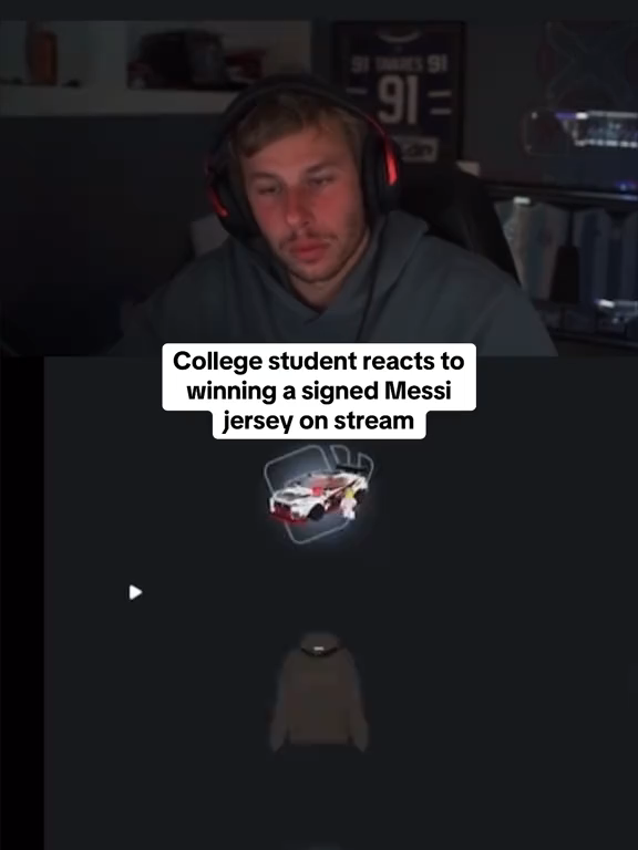 College student reacts to winning a signed Messi Jersey on stream #packdraw #kick #fyp #epic