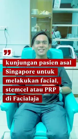 ✨ Seorang pasien  dari Singapura datang ke FacialAja untuk melakukan perawatan Facial & PRP (Platelet Rich Plasma). Beliau memiliki keluhan kulit wajah yang kering, muncul banyak komedo hitam maupun putih, serta tekstur kulit yang kurang sehat. Kondisi ini tentu membuat wajah tampak kusam dan kurang segar. Setelah menjalani perawatan, hasilnya sungguh memuaskan 🌟. Wajah menjadi jauh lebih kencang, komedo yang mengganggu berhasil dibersihkan, kulit terasa lebih lembab, sehat, glowing dan terlihat awet muda. Selain itu, perawatan ini juga membantu memperbaiki kualitas kulit hingga lapisan dalam, sehingga hasilnya lebih tahan lama dan natural. 💆‍♂️ Perawatan facial dan PRP bukan hanya sekadar untuk kecantikan, tapi juga untuk kesehatan kulit agar tetap segar, terawat, dan penuh percaya diri. 📍Klinik Facialaja, Komplek ruko Taman kota mas, Jl no.7, Blok A, Tj uma, Kec. Lubuk abaja, Kota Batam, Kepulauan Riau, 29444 ☎️ 0811-777-0085 #Terapi #PRP #Facial #WajahSehat #Glowing 