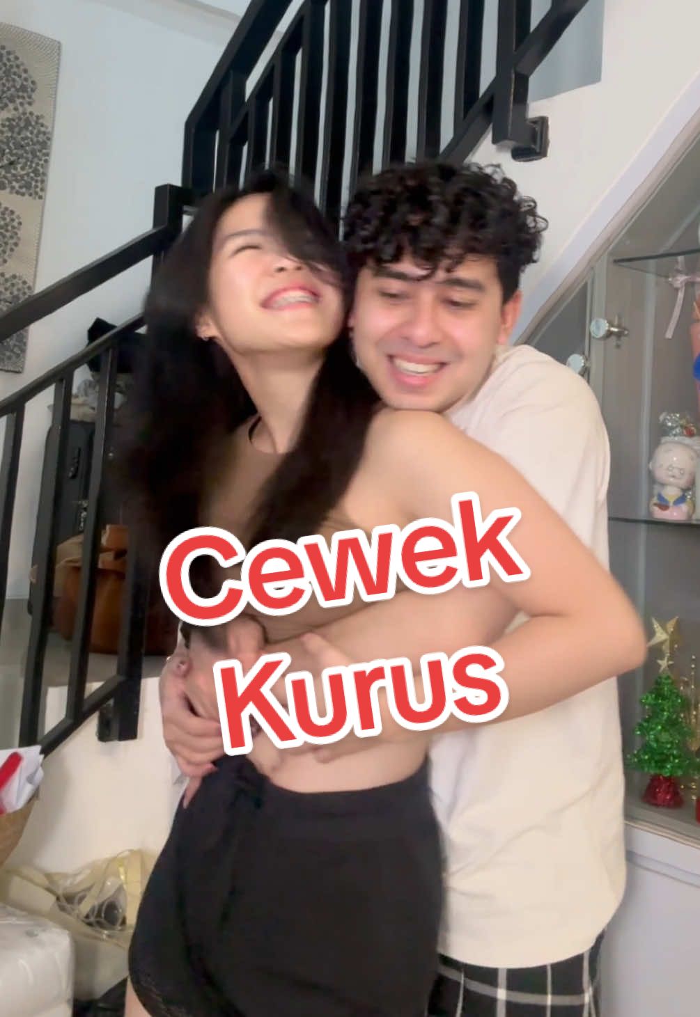 Tulangnya tajem-tajem banget🥲 #couplecomedy #luckylara #couplegoals #funnycouple #coupletiktok 