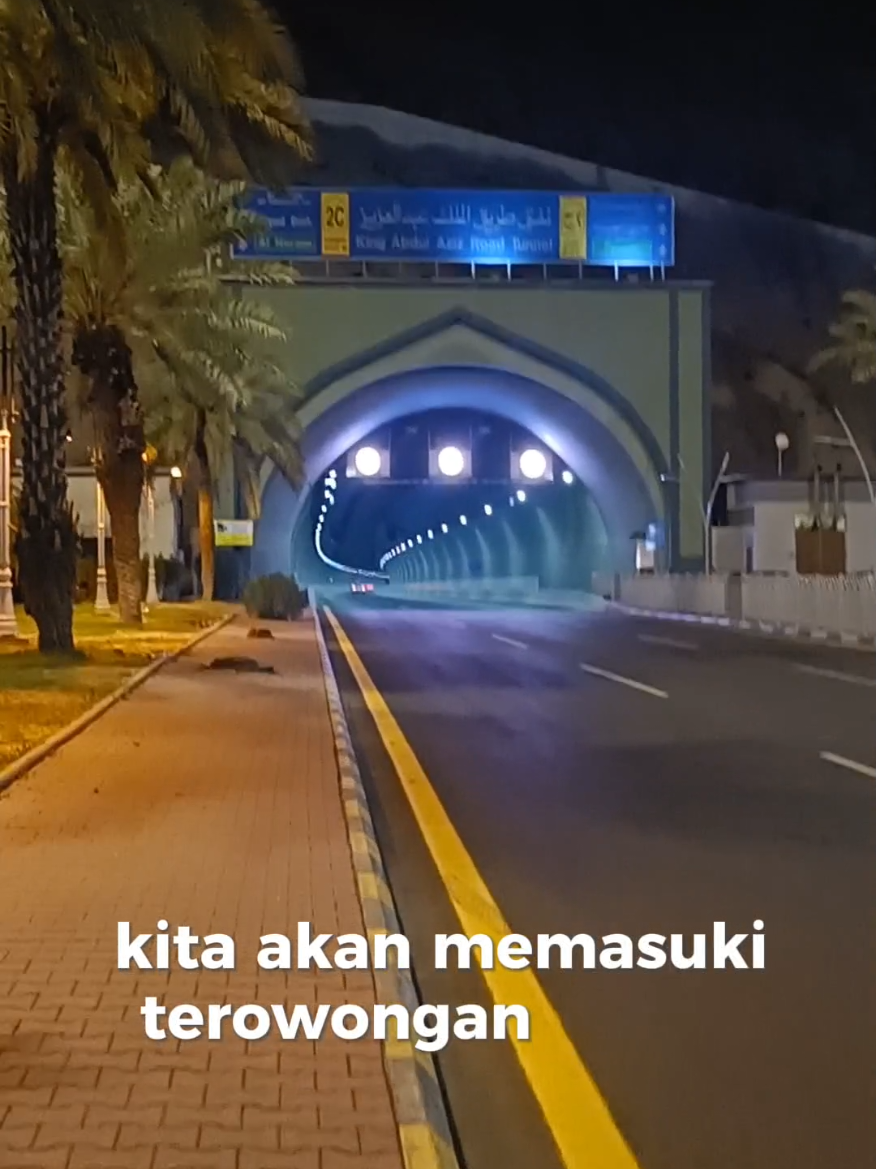 Masya Allah tabarakallah. jalan kaki dari penginapan ke Masjidil Haram aja udah seneng banget ya. apalagi kalau jalan kaki dari Indonesia ke Masjidil haram, pasti bahagia banget pas sampai dan bakal banyak cerita dari setiap negara yang dilewatinya. #masjdilharam #makkah #umroh #muthowif #fyp