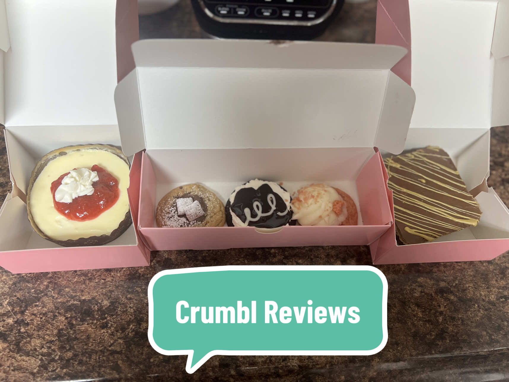 #crumblcookiesoftheweek #dubaichocolate #foodreview #crumbl #contentcreator  