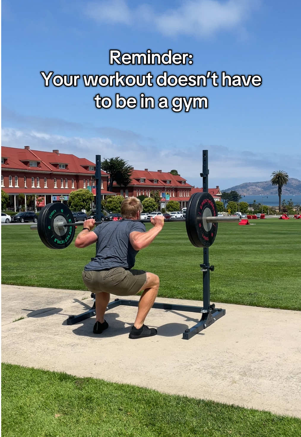 Most people will never understand….the importance of squatting outdoors. 🏋️‍🌞🌁#verse #agilerack #outdoorworkout #exercise #versefitness 