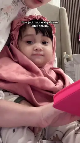 Anak 9 bulan mulai betah pake mukena🤏🏻