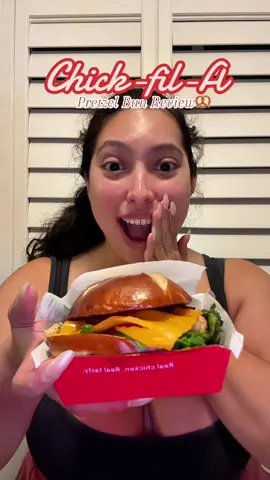 A pretzel bun cheddar grilled chicken sandwich taste so flavorful along with cherry sun joy! 10/10 #pretzelbun #foodietiktok #fastfood @Chick-fil-A 