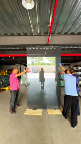 grey#curvedsmartglass #evafilm #glassfactoryindonesia #pdlcglass #smartglasses #intelligentglass #smartfoil #switchglass #onewayglass #privacyglass #officefilm #buildingmaterials #switchablefilm #magicfilm #smartglasskiev #smartglassukraine #peliculadeoficina #PELÍCULASINTELIGENTES #officepartition #buildingmaterial
