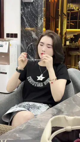 Mùa hè còn bị đổ mồ hôi, hôi nách là bởi vì chưa biết, chưa dùng INOD nhà em Huyền thôi, nặng nhẹ gì cũng xử lý trong một nốt nhạc ạ😻 #huyenphi #inod 