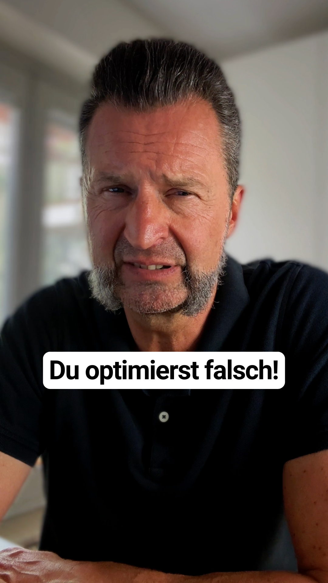 Wer immer noch nur auf Google optimiert, hat SEO 2025 nicht verstanden Du optimierst für Google? Gut. Aber weißt du, wo 74 % der täglichen Suchanfragen *nicht* stattfinden? Richtig. Nicht auf Google. Sie passieren auf TikTok. Auf Instagram. Auf Amazon. Auf YouTube. Und ja – sogar auf ChatGPT. Das nennt man Search Everywhere-Optimierung. Und fast niemand macht das. Nur 2 % der kleinen Unternehmen denken über Google hinaus. Nur 14 % der Großen. Das bedeutet: Du hast noch ein Fenster, bevor der Rest aufwacht. Wenn du jetzt deine Inhalte für *alle* Suchverhalten optimierst, baust du einen unfairen Vorsprung auf. SEO ist nicht mehr nur Technik. Es ist Verständnis für Aufmerksamkeit. Wer sucht was – und wo? Beantworte das besser als alle anderen, und du gewinnst. #DigitalMarketing #SEO #Suchmaschinenoptimierung #OnlineMarketing #SEOStrategie #GoogleRanking #TomBrigl #SearchEverywhere #TikTokSEO #AmazonOptimierung #SocialSearch #ContentMarketing2025 #PlattformSEO