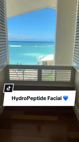 If you’re headed to Waikiki Beach, book a Hydropeptide facial at Moana Surfrider’s spa!! You will not regret it #spalife #waikikibeach #moanasurfrider 
