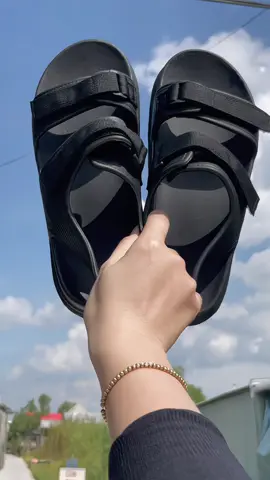 Dép mang êm chân quá chèn luôn á 😍😍 #depsandal #sandal #utune #sandalutune 