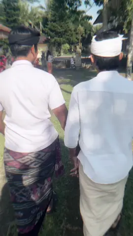 couple kedua kita dari sisasat😍 #bali #sembahyang #couple 