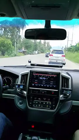 VIP convoy #toyotalandcruiser 