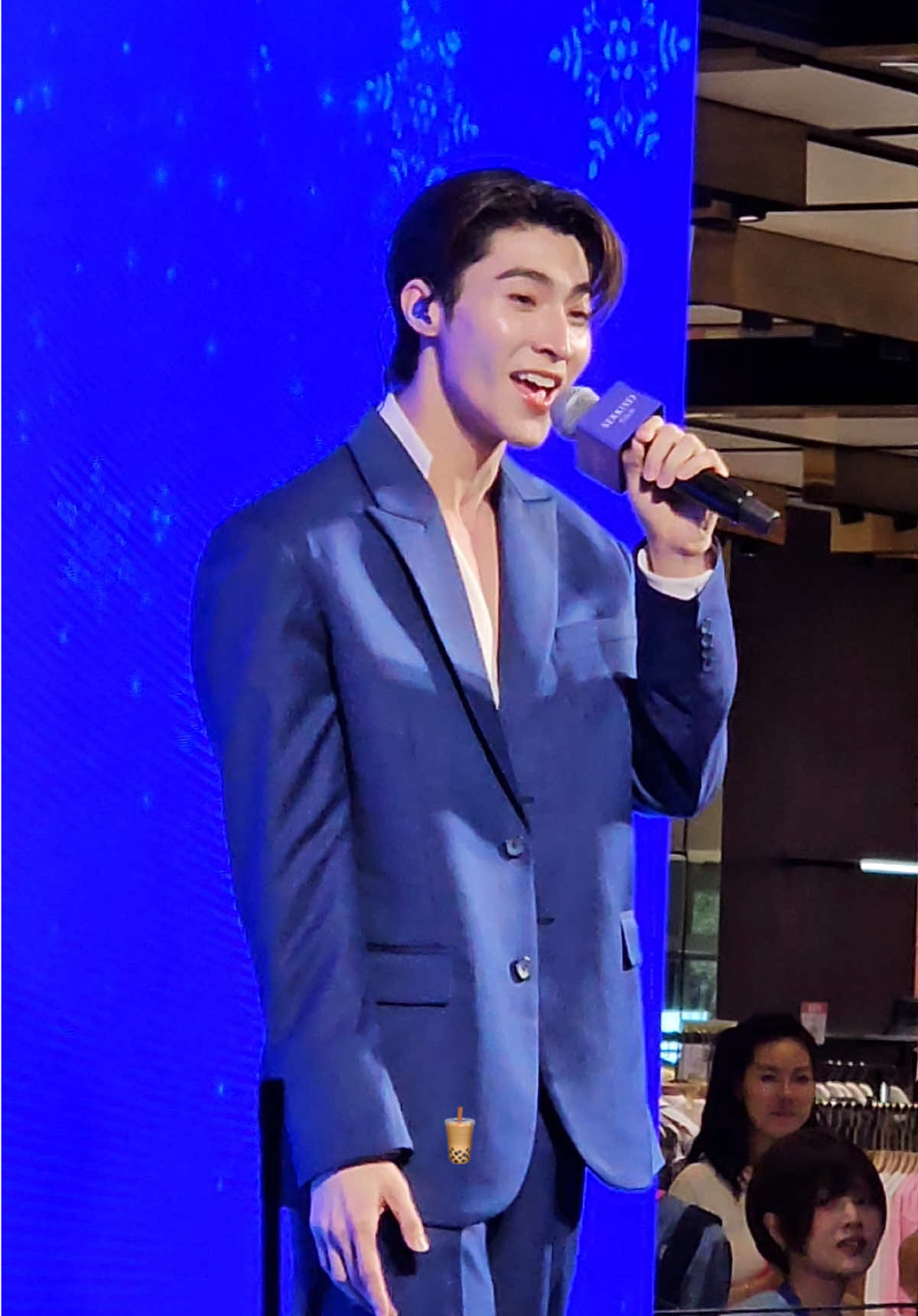 เมื้อ LOVEiS ประกาศ new artist เอ จะใช่น้องบลูมั้ยนะๆๆๆๆ #bluepongtiwat #บลูพงศ์ทิวัตถ์ #bus #แค่ไหนแค่นั้นchallenge 