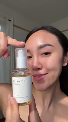 If you do skincare but your texture just doesn’t care… 👀 try this. The viral Korean Bean Essence from @mixsoon that gently exfoliates and hydrates — no irritation, just soft, smooth, and clear skin. ✨I’m not gatekeeping. 💌 #mixsoon #beanessence #koreanskincare #skincareroutine #glassskin  