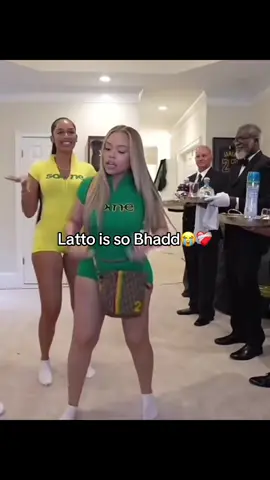 Whose that in the back 🗣️🗣️#fyp #latto #tylilshow #fineshyt #foryoupage 