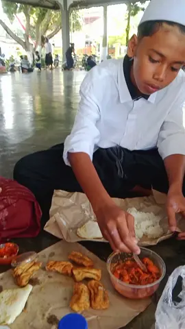 sehat2 slalu y anak qu,,, ibuk sayang neng pean le smuga kmu sukses dunia dan ahirat y nak mendapat ilmu yg manfaat barokah,,, amin🤲🤲🤲