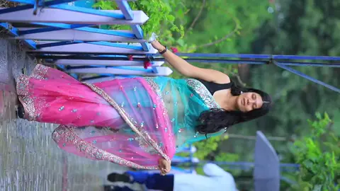 saree available 