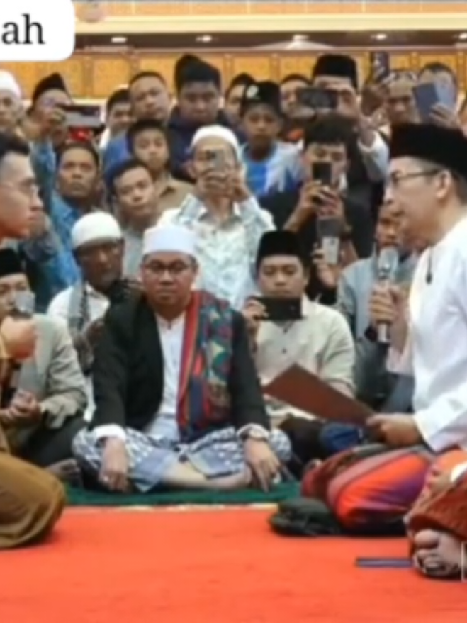 Masya Allah Tabarokallah Prosesi Mualaf, Jum'at 22 Agustus 2025 Nama : Adrian Esteban Agama Sebelumnya :  Kebangsaan : United States Of America Penuntun : TGB. Dr. KH. Muhammad Zainul Majdi, MA #prosesi #mualaf #tuangurubajang#masukberanda #fyppppppppppppppppppppppp 