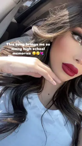 🌹 #unmillonderosas #fyp #parati #viral #highschoosweethearts 