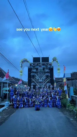 BAWI HATUE DAYAK✨💙 costum by : pemudazeronine🤗 #pemudazeronine #fyp #malangselatan #karnaval2025 #dayakkalimantan @BRD_AUDIO_MALANG👻  @EXSIS Visual 