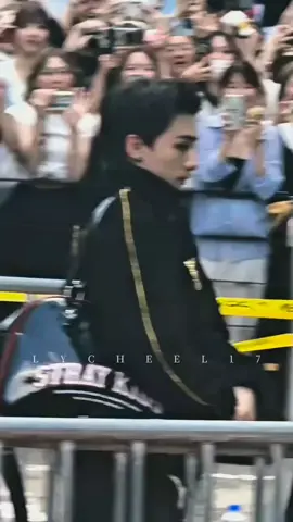 today's hyunjin arriving at music bank. STRAY KIDS GOOD KARMA DAY #StrayKids_CEREMONY_OutNow  #스키즈컴백_축하의_세레머니  #현진 #Hyunjin  #StrayKids  #스트레이키즈  #fyp #kpop #fypkpop  #skzedit #dominate #karma  #CEREMONY  # 스트레이키즈현진  #Huangxuanchen #Hyunjinedit  #ヒョンジン #黃鉉  #hyunjinversace  #hyunjinxversace  #베르사체 #까르띠에  #지방시  #versace #cartier #givenchy  #hyunjincartier #hyunjin×cartier  #hyunjingivenchybeauty #hyunjinxgivenchybeauty  #hyunjinskz #skzhyunjin  #YouMakeStrayKidsStay     #hwanghyunjin 