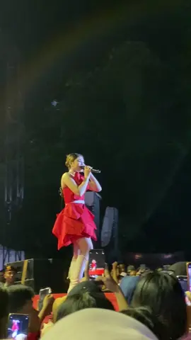 Candu banget tanpa musik, suara @da5_sridevi03 memang secandu itu🤏🏻 terimakasih sudah hadir dimuara enim, semoga nandi ketemu dilain waktu bisa nyaksiin lagi.. #da5_sridevi03 