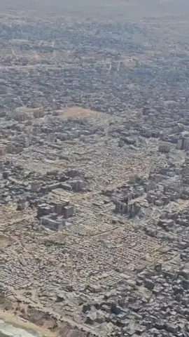 Doa seluruh rakyat indonesia ada di nadi kami. di tengah dentuman bom yg meluluh lantakan zeitoun di gaza city dan jabalia di utara gazza strip,sayap garuda merah putih kembali membelah langit gaza. hari ini 21 agust 2025 ,ketika ribuan warga terpaksa mengungsi,dan camp pengungsi di selimuti duka akibat serangan udara israel,prajurit tni angkatan udara tidak gentar . dua pesawat C-130j super hercules kembali menembus lagit berasap,menantang bahaya ,membawa amanah bangsa.setiap paket bantuan yang di terjunkan adalah wujud nyata keberanian INDONESIA  untuk rakyat Gaza. sebanyak 11,2 ton logistic berupa bahan makanan ,obat-obatan,dah kebutuhan darurat berhasil di turunkan dan tepat sasaran. Dalam 5 hari beroperasi beruntun ,total 61,7 ton / 340 paket telah di terjunkan ,setiap kilogram logistic adalah janji rakyat INDONESIA: tidak akan meninggalkan palestina sendiri menghadapi derita #indonesia🇮🇩 #palestine #skd31 #c130hercules #fyp 