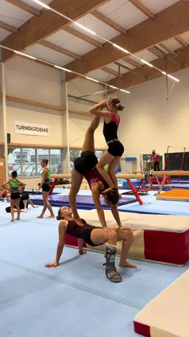 #gymnastics #acrobatics #foryou #stage 