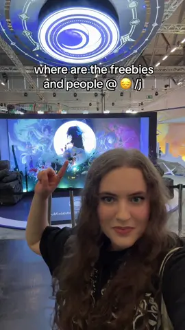 pov: it's 7am, exhibitors are slowly arriving. early bird catches the worm or whatever (i really wanted some footage of empty gamescom booths, more incoming) #genshin #HonkaiStarRail #zenlesszonezero #hsrcreators #zzzcreators 