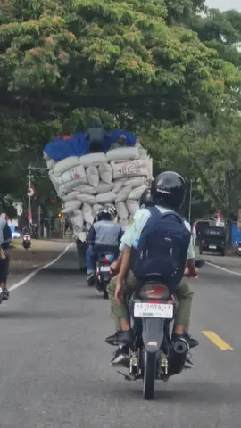 bercanda dgn malaikat maut.... #truk 