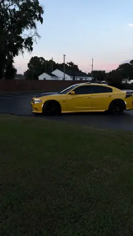 • @_yellowyacht_ Mythical Yacht 💛 • • • @dodgeofficial • • • #dodge #musclecar #v8 #daytonacharger #dodgecharger     @dodgeofficial 