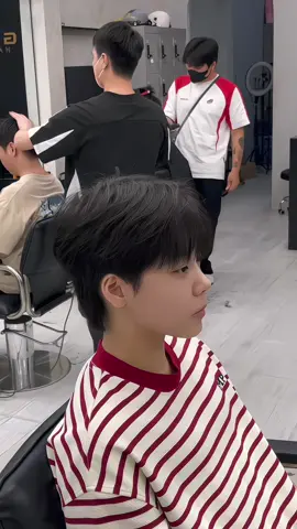 Kiểu tóc tắm xong sấy khô , không cần làm gì khác 😂 #trungchainhair #tócđẹp #tocnamdep #cattocnam #reviewlamdep 