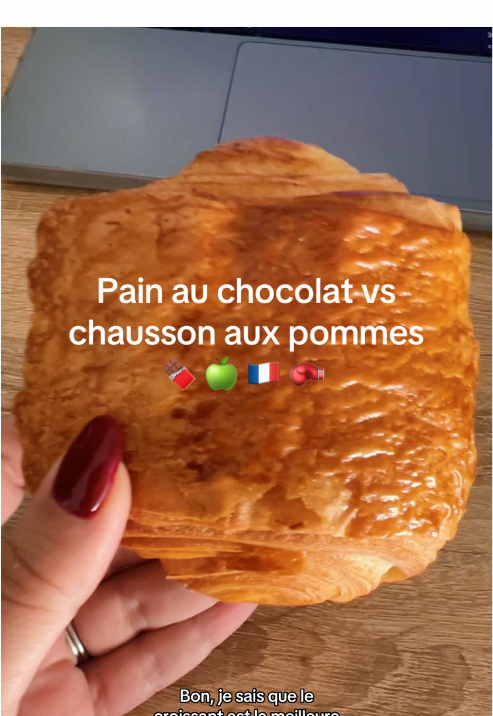 Justice for the chausson aux pommes. #frenchpastry #boulangerie #patisserie #chaussonauxpommes #pourtoi 