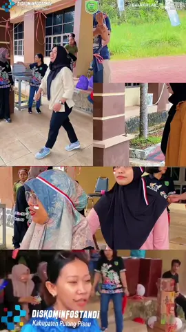 Dalam rangka memeriahkan hari kemerdekaan Republik Indonesia ke 80, Dinas Komunikasi, Informatika, Statistik, dan Persandian (Diskominfostandi) menggelar lomba 17an. Diskominfostandi menggelar lomba makan kerupuk, estafet karet, memasukkan paku dalam botol, mengeluarkan bola dalam kardus, tebak gaya, lari balon, dan sepak bola dengan mata tertutup. Kepala Diskominfostandi M Insyafi mengatakan selain dalam rangka memperingati hari kemerdekaan lomba-lomba ini juga bertujuan untuk mempererat tali silaturahmi antar pegawai Diskominfostandi. #pulangpisaujaya #bersamamembangunpulangpisaujaya #pemkabpulangpisau #pulangpisau #pupis #diskominfopulangpisau #kominfopulangpisau #kominfo #komdigi  #bupatipulangpisau #wakilbupatipulangpisau 