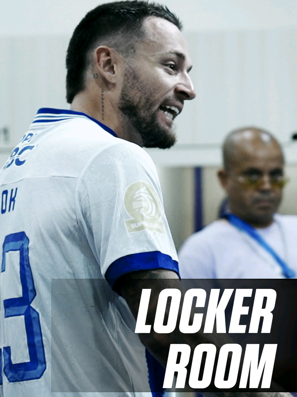 Marc Klok bereaksi di Locker Room saat #PERSIB mengalami hasil kurang baik pada laga away pertama di musim ini.  Saksikan Locker Room eksklusif hanya di PERSIB App!  #WeArePERSIB