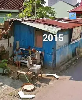 Google unknowingly documented an elderly couple’s home in Indonesia — year by year, you can see it slowly transform. #ViralVideo #HiddenStories #LifeThroughTime #HomeSweetHome 