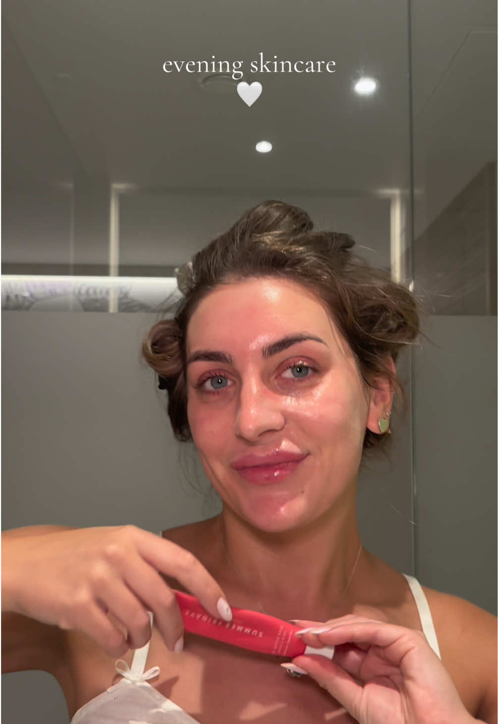 evening skincare 🤍🫧  @medicube global 🫧🤍  @La Roche-Posay #eveningskincare #sensitiveskin #skincareroutine #glassskin #fyp 